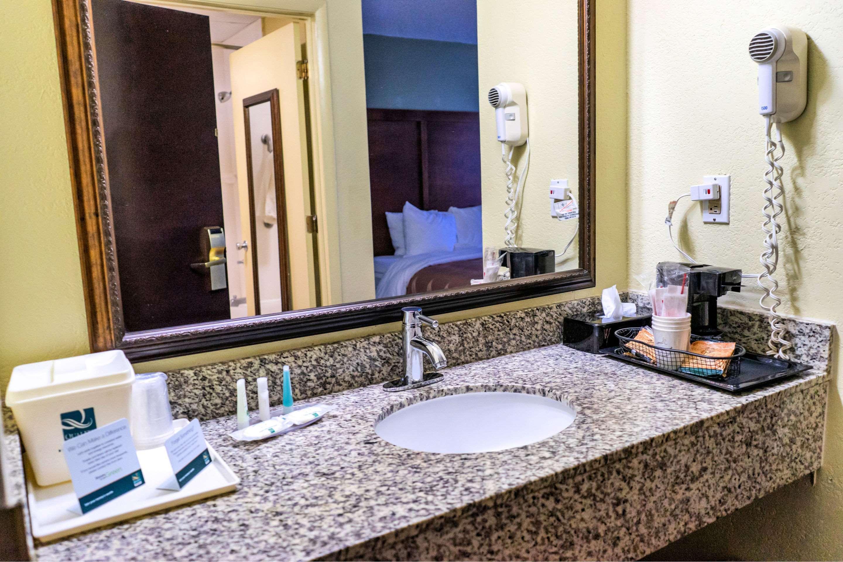 Quality Inn Whiteville North Extérieur photo